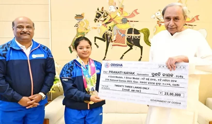 Pranati Nayak with CM (pic credi pranatinayak01 Insta)