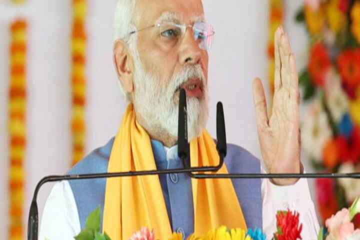 प्रधानमंत्री नरेंद्र मोदी
