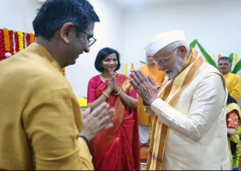 चीफ जस्टिस डीवाई चंद्रचूड़ और पीएम मोदी