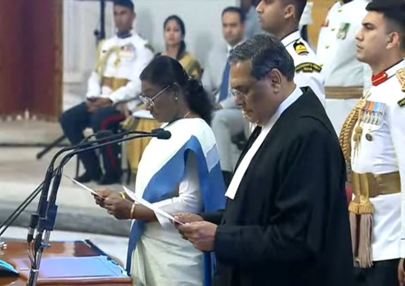 जस्टिस संजीव खन्ना और राष्ट्रपति द्रौपदी मुर्मू (तस्वीर क्रेडिट@dharmveerbjp)