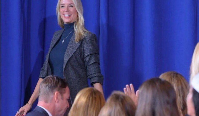 पाम बॉन्डी (तस्वीर क्रेडिट@Nikki87679054)