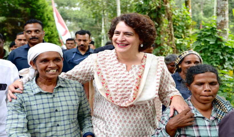 प्रियंका गांधी वाड्रा (तस्वीर क्रेडिट@HansrajMeena)