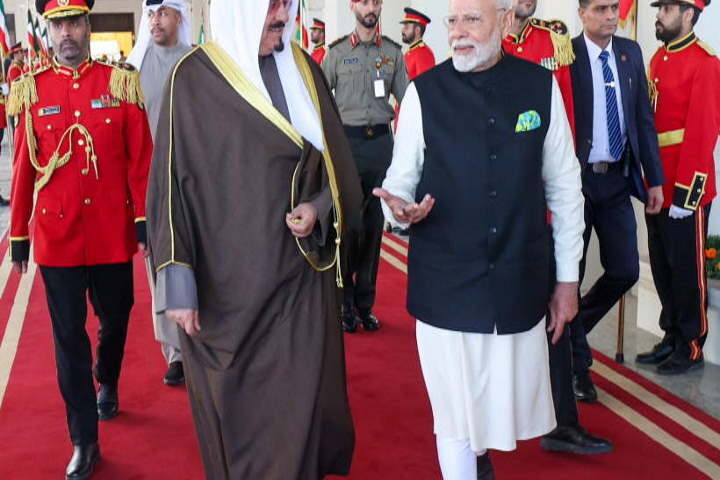 कुवैत के प्रधानमंत्री और पीएम मोदी (तस्वीर क्रेडिट@varun_journo)