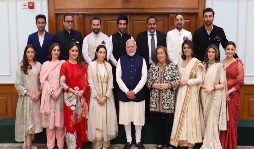पीएम मोदी के साथ कपूर खानदान (तस्वीर क्रेडिट@tridib_bordoloi)