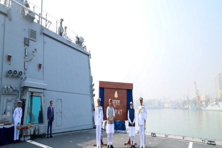 आईएनएस सूरत (तस्वीर क्रेडिट@kpmaurya1)