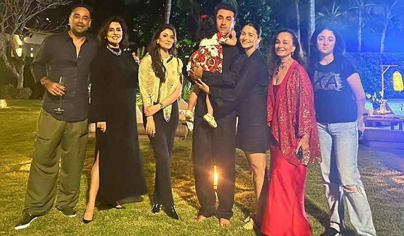 कपूर परिवार (तस्वीर क्रेडिट@Onlinetadka)