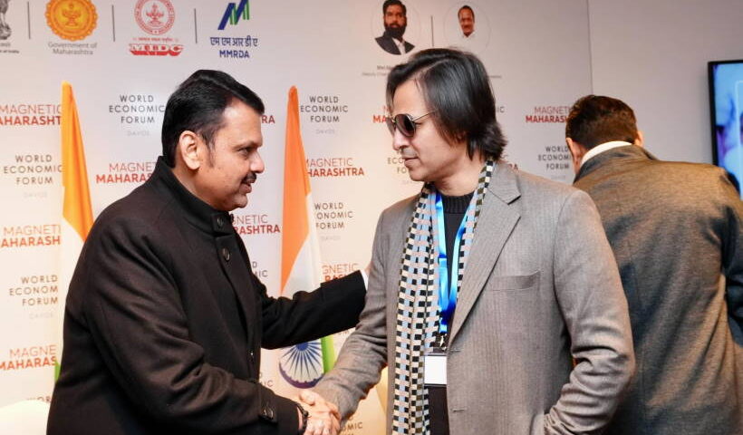 विवेक ओबेरॉय और महाराष्ट्र सीएम फडणवीस (तस्वीर क्रेडिट@mataonline)