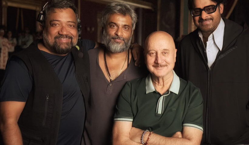 अनुपम खेर,प्रभास (तस्वीर क्रेडिट@AnupamPKher)