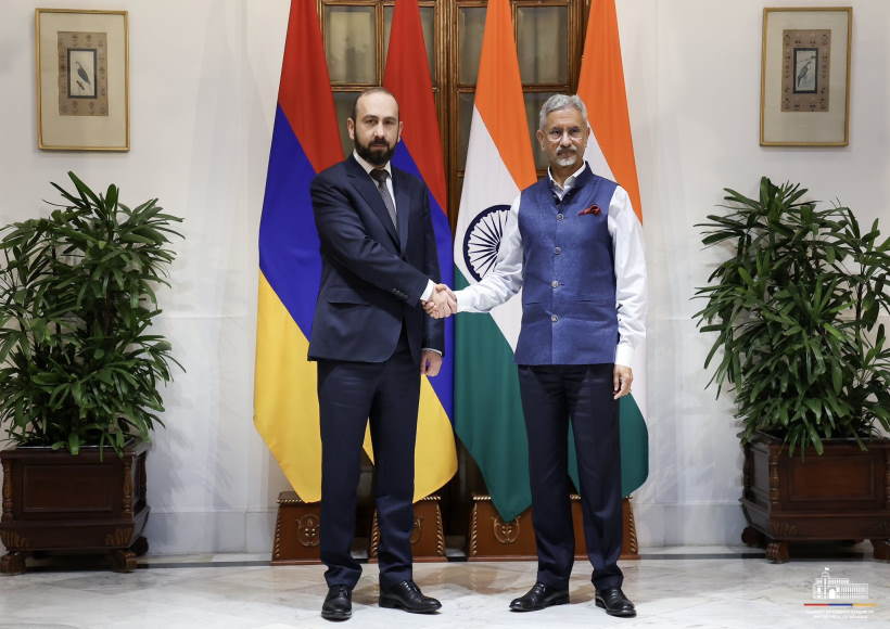 आर्मीनियाई विदेश मंत्री अरारत मिर्जोयान,भारत के विदेश मंत्री डॉ. एस जयशंकर (तस्वीर क्रेडिट@airnews_abad)