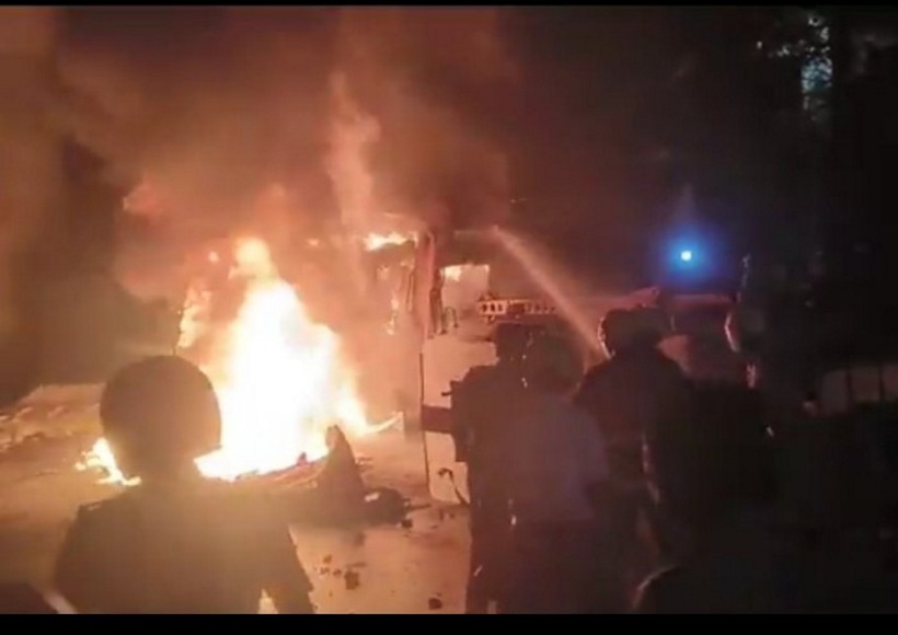 हिंसक झड़प (तस्वीर क्रेडिट@deepakrajbhar1m)