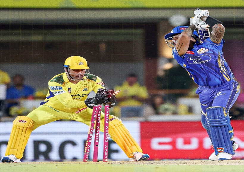 महेन्द्र सिंह धोनी की शानदार स्टंपिंग (तस्वीर क्रेडिट@satyamS19745855)