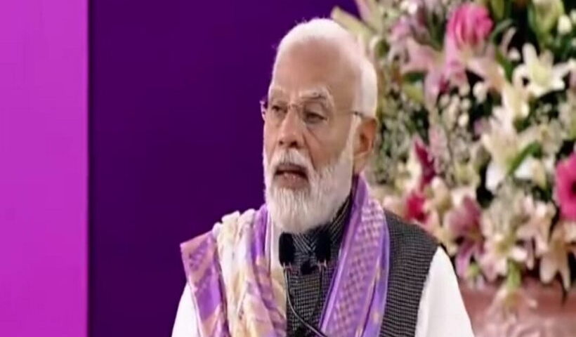 प्रधानमंत्री नरेंद्र मोदी