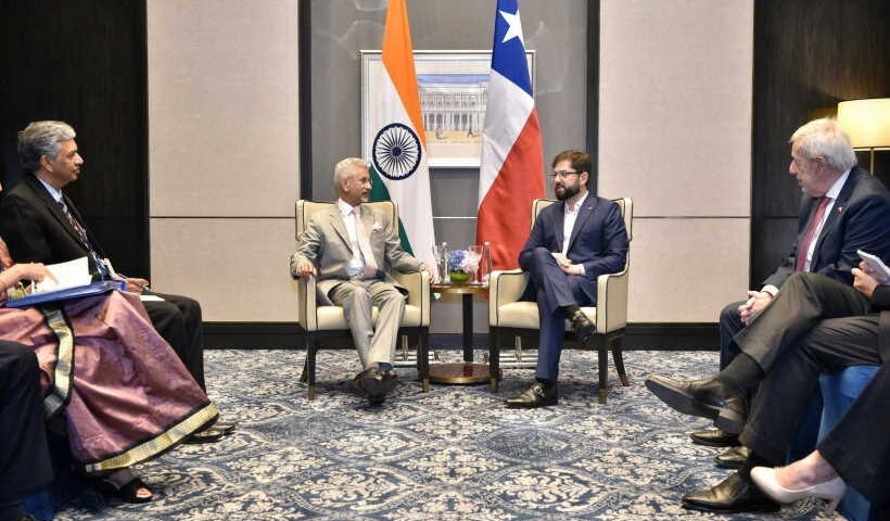 चिली के राष्ट्रपति गेब्रियल बोरिक फॉन्ट ने विदेश मंत्री जयशंकर से की मुलाकात (तस्वीर क्रेडिट@DDBanglaNews)