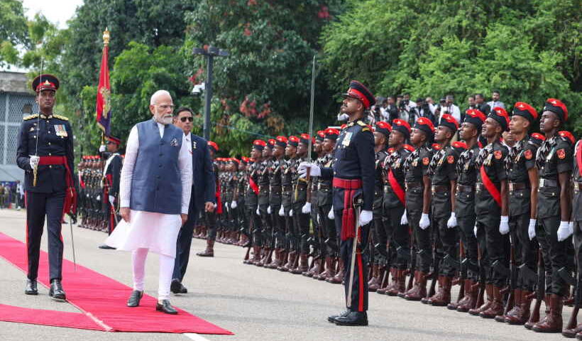 प्रधानमंत्री नरेंद्र मोदी 6 साल बाद पहुँचे श्रीलंका दौरे पर (तस्वीर क्रेडिट@MyGovHindi)