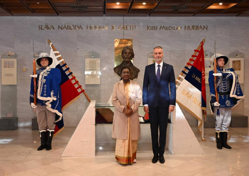 राष्ट्रपति द्रौपदी मुर्मू की ऐतिहासिक स्लोवाकिया यात्रा (तस्वीर क्रेडिट@Nimu_Bambhaniya)