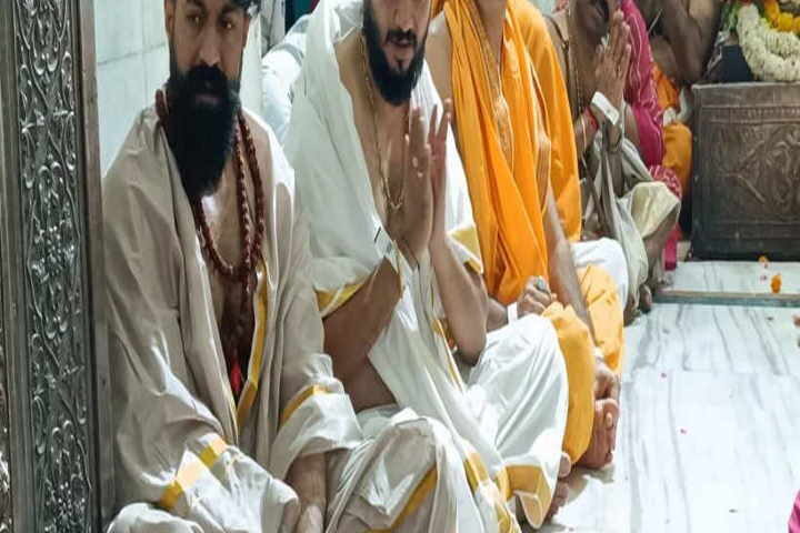 साउस सुपरस्टार यश ने महाकाल के दर्शन किए (तस्वीर क्रेडिट@chauthakhamba)