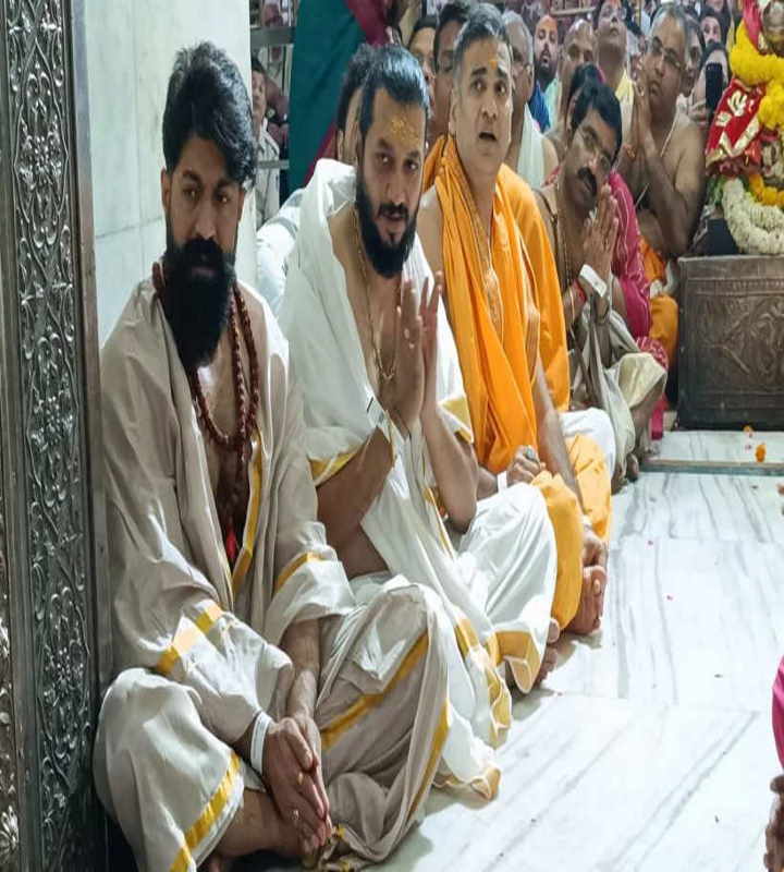 साउस सुपरस्टार यश ने महाकाल के दर्शन किए (तस्वीर क्रेडिट@chauthakhamba)
