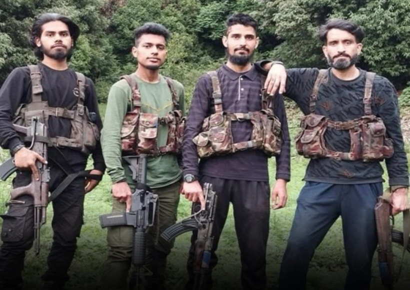 पहलगाम आतंकी हमले में शामिल आतंकियों में 5 आतंकियों की हुई पहचान (तस्वीर क्रेडिट@JournalistPRIN3)