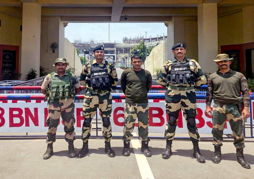 बीएसएफ जवान कांस्टेबल पूर्णम कुमार शॉ (तस्वीर क्रेडिट@omrathore8896)