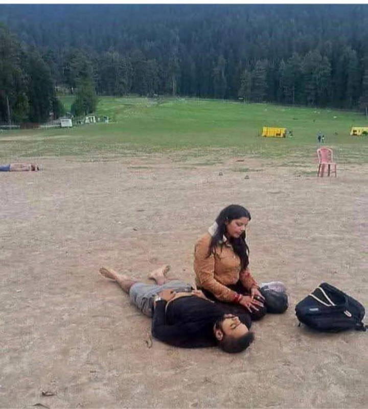 पहलगाम आतंकी हमले में शहीद हुए लेफ्टिनेंट विनय नरवाल और उनकी पत्नी हिमांशी नरवाल (तस्वीर क्रेडिट@lkorupa)