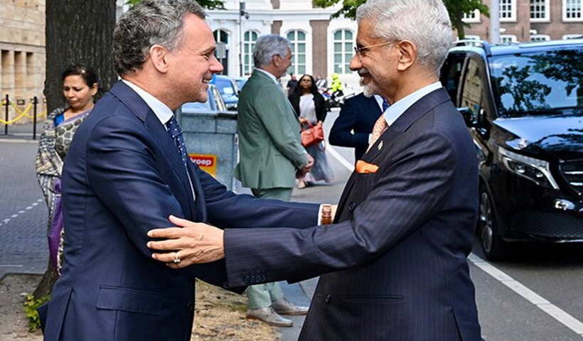 विदेश मंत्री एस.जयशंकर और विदेश मंत्री कैस्पर वेल्डकैंप (तस्वीर क्रेडिट@samratjsinghbjp)