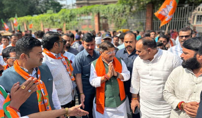 मध्यप्रदेश सरकार के मंत्री कैलाश विजयवर्गीय (तस्वीर क्रेडिट@bablusharmabjp)