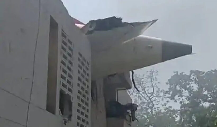 एयर इंडिया ने फ्लाइट AI-171 क्रैश (तस्वीर क्रेडिट@jat2021034)