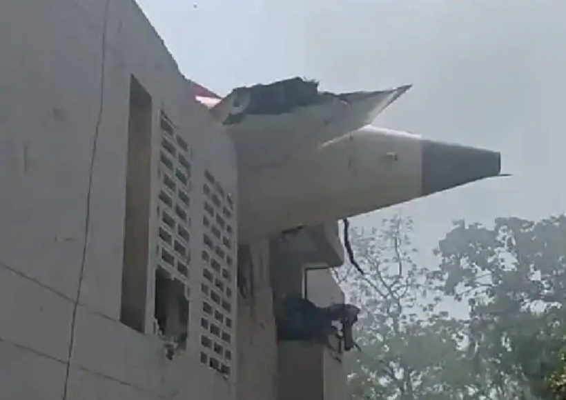 एयर इंडिया ने फ्लाइट AI-171 क्रैश (तस्वीर क्रेडिट@jat2021034)