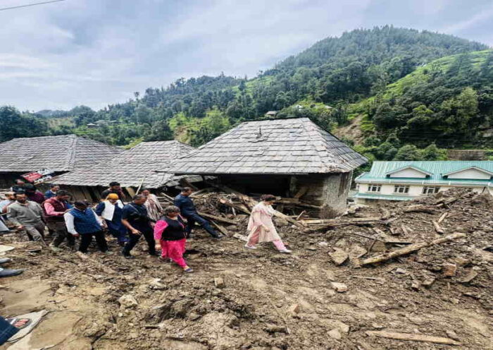हिमाचल में बारिश से तबाही पर कंगना रनौत ने जताया दुख (तस्वीर क्रेडिट@KanganaTeam)