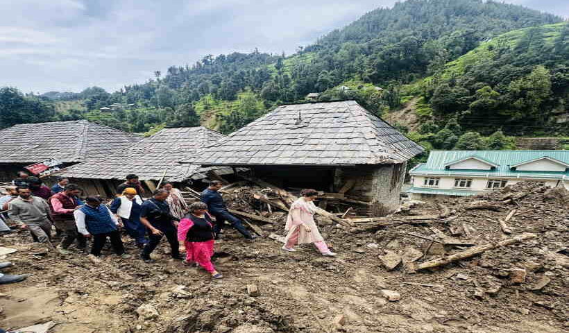हिमाचल में बारिश से तबाही पर कंगना रनौत ने जताया दुख (तस्वीर क्रेडिट@KanganaTeam)