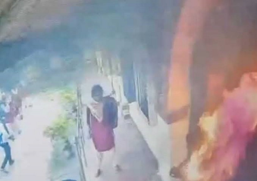 ओडिशा आत्मदाह मामला (तस्वीर क्रेडिट@azizkavish)