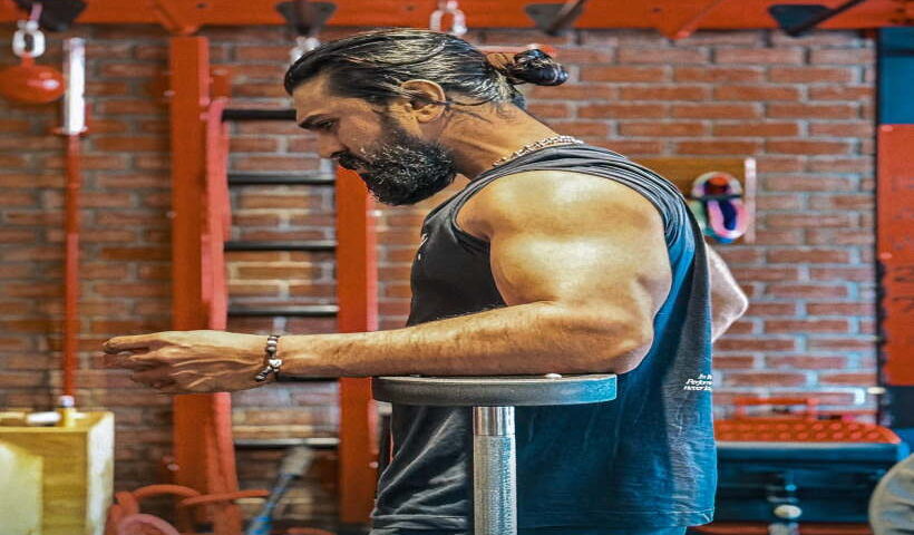 तेलुगु सुपरस्टार राम चरण (तस्वीर क्रेडिट@rajeshmanne1)