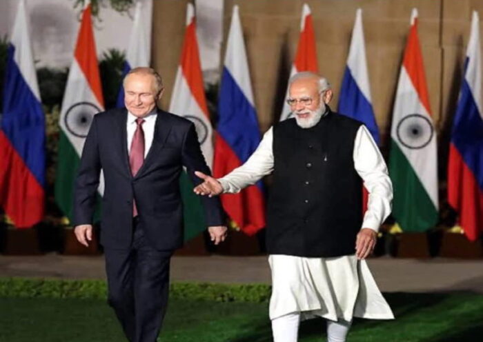 प्रधानमंत्री नरेंद्र मोदी और रूस के राष्ट्रपति व्लादिमीर पुतिन (तस्वीर क्रेडिट@shauryabjym)