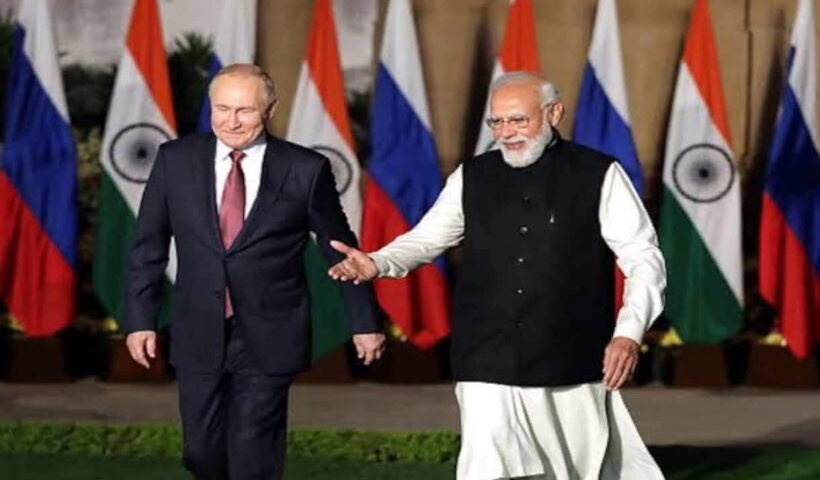 प्रधानमंत्री नरेंद्र मोदी और रूस के राष्ट्रपति व्लादिमीर पुतिन (तस्वीर क्रेडिट@shauryabjym)