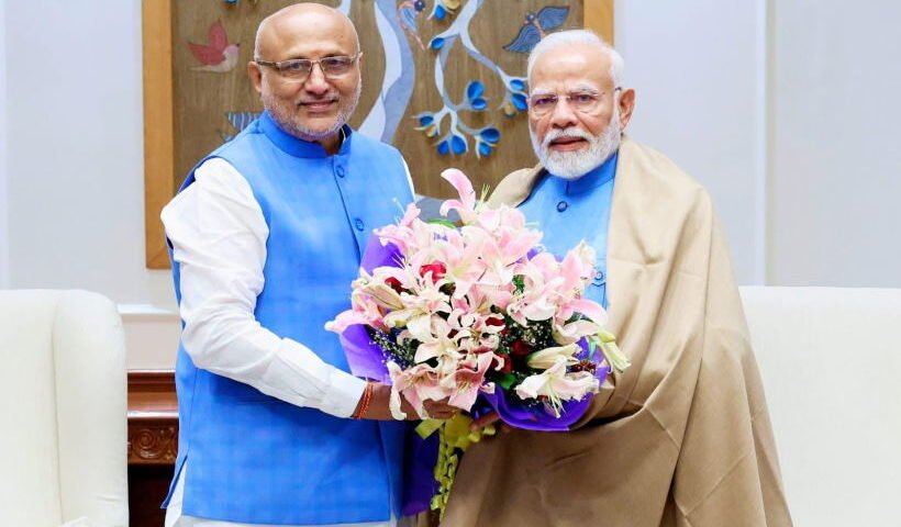 प्रधानमंत्री नरेंद्र मोदी और उपराष्ट्रपति पद के उम्मीदवार सी. पी. राधाकृष्णन (तस्वीर क्रेडिट@NitinNabin)