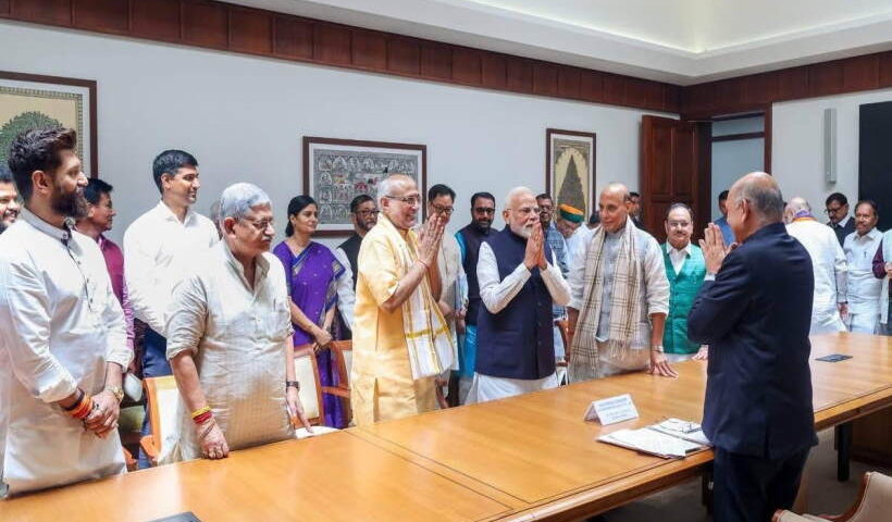 एनडीए उम्मीदवार सी.पी. राधाकृष्णन ने अपना नामांकन पत्र दाखिल किया (तस्वीर क्रेडिट@DevJhajharia)