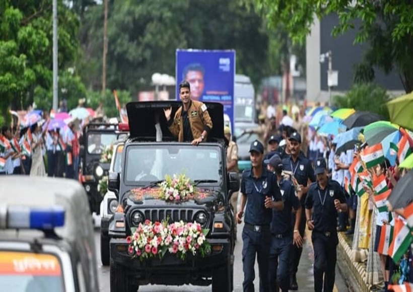 अंतरिक्ष से लौटे लखनऊ के वीर शुभांशु शुक्ला लौटे गृह नगर (तस्वीर क्रेडिट@suryakantvsnl)