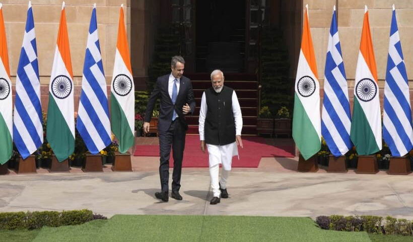 ग्रीस के प्रधानमंत्री क्यारीकोस मित्सोताकिस और प्रधानमंत्री नरेंद्र मोदी (तस्वीर क्रेडिट@oulosP)