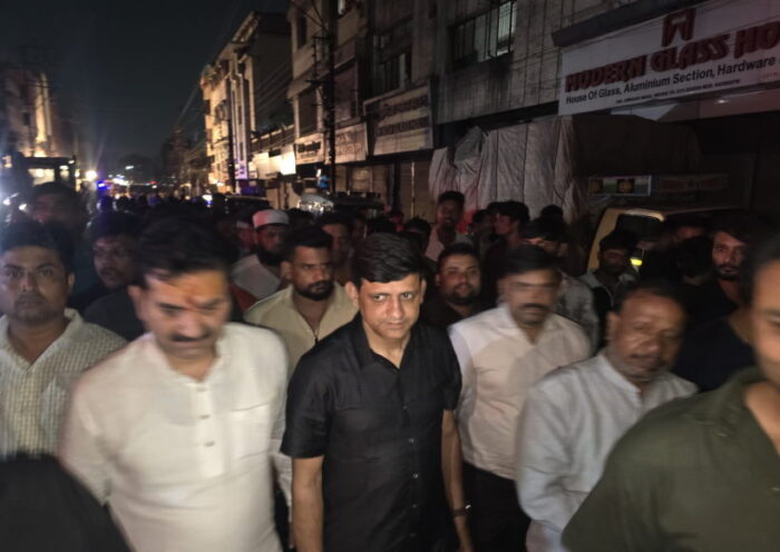 इंदौर में विजय नगर की व्यावसायिक इमारत ढहने से 14 घायल (तस्वीर क्रेडिट@advpushyamitra)
