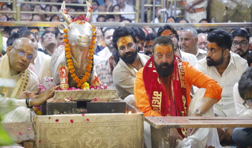 संजय दत्त ने उज्जैन के महाकालेश्वर मंदिर में किए दर्शन (तस्वीर क्रेडिट@HsnewsBharat)