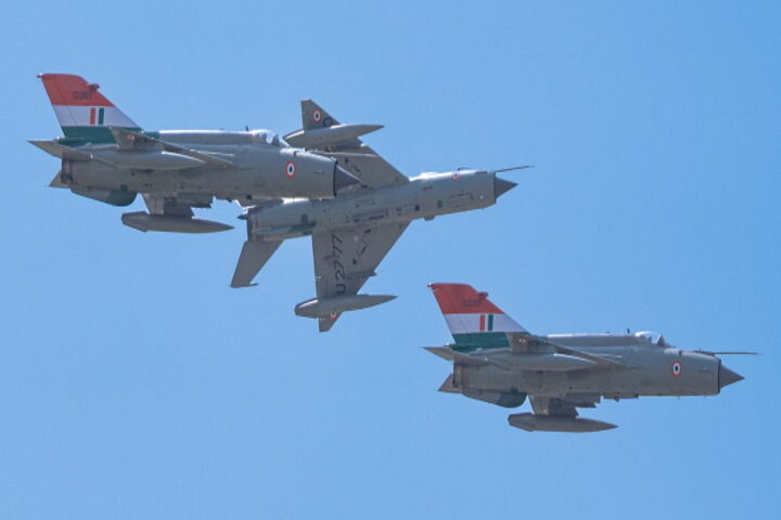 मिग-21 हुआ रिटायर (तस्वीर क्रेडिट@ReviewVayu)