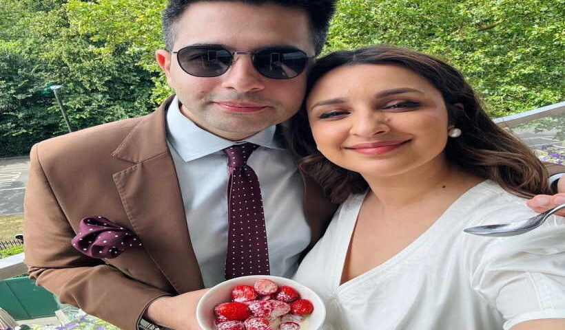 अभिनेत्री परिणीति चोपड़ा और राघव चड्ढा (तस्वीर क्रेडिट@JaikyYadav16)