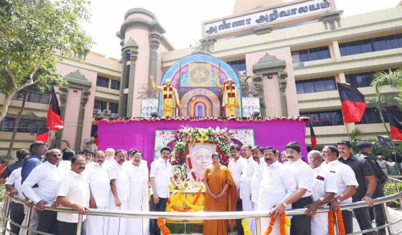 अन्नादुरई की जयंती पर मुख्यमंत्री स्टालिन ने एआई-वीडियो साझा कर दी श्रद्धांजलि (तस्वीर क्रेडिट@KanimozhiDMK)