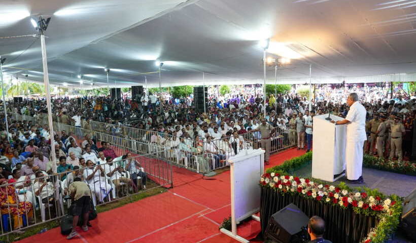 केरल में अनाक्कमपोयिल-कल्लाडी-ट्विन टनल फोर लेन परियोजना का शिलान्यास (तस्वीर क्रेडिट@pinarayivijayan)