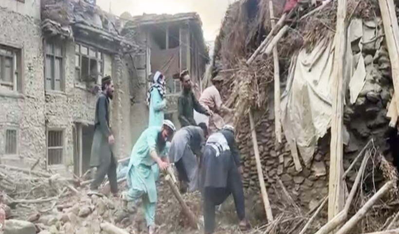 अफगानिस्तान फिर दहला भूकंप से (तस्वीर क्रेडिट@Nt_Takfeeri_1)