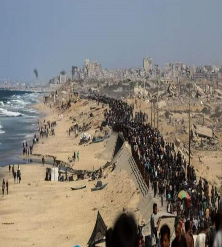 गाजा में युद्धविराम के बाद विस्थापित नागरिक लौटने लगे (तस्वीर क्रेडिट@dawang574937)