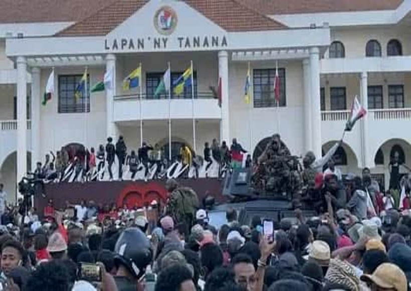 मेडागास्कर में सैन्य परिषद ने संभाली सत्ता (तस्वीर क्रेडिट@kaankit)