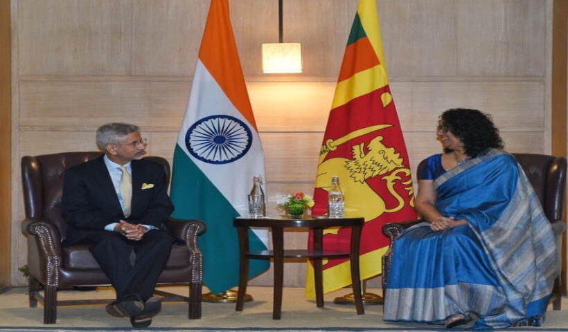 श्रीलंका की प्रधानमंत्री हरिनी अमरसूर्या दो दिवसीय दौरे पर भारत पहुँचीं (तस्वीर क्रेडिट@airnewsalerts)