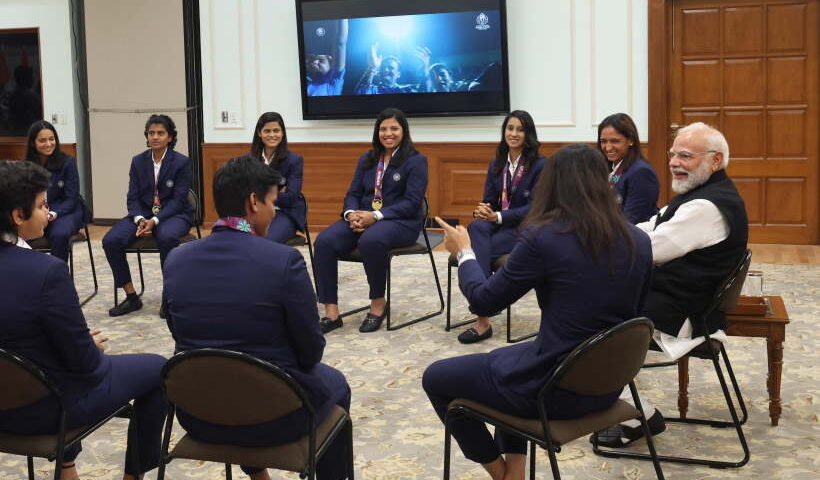 प्रधानमंत्री मोदी से मुलाकात में दीप्ति शर्मा ने साझा की अपनी आस्था और प्रेरणा की कहानी (तस्वीर क्रेडिट@mishra_abhi)