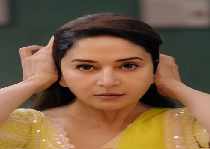 माधुरी दीक्षित का नया और डरावना अवतार (तस्वीर क्रेडिट@SoSweetMadhuriG)